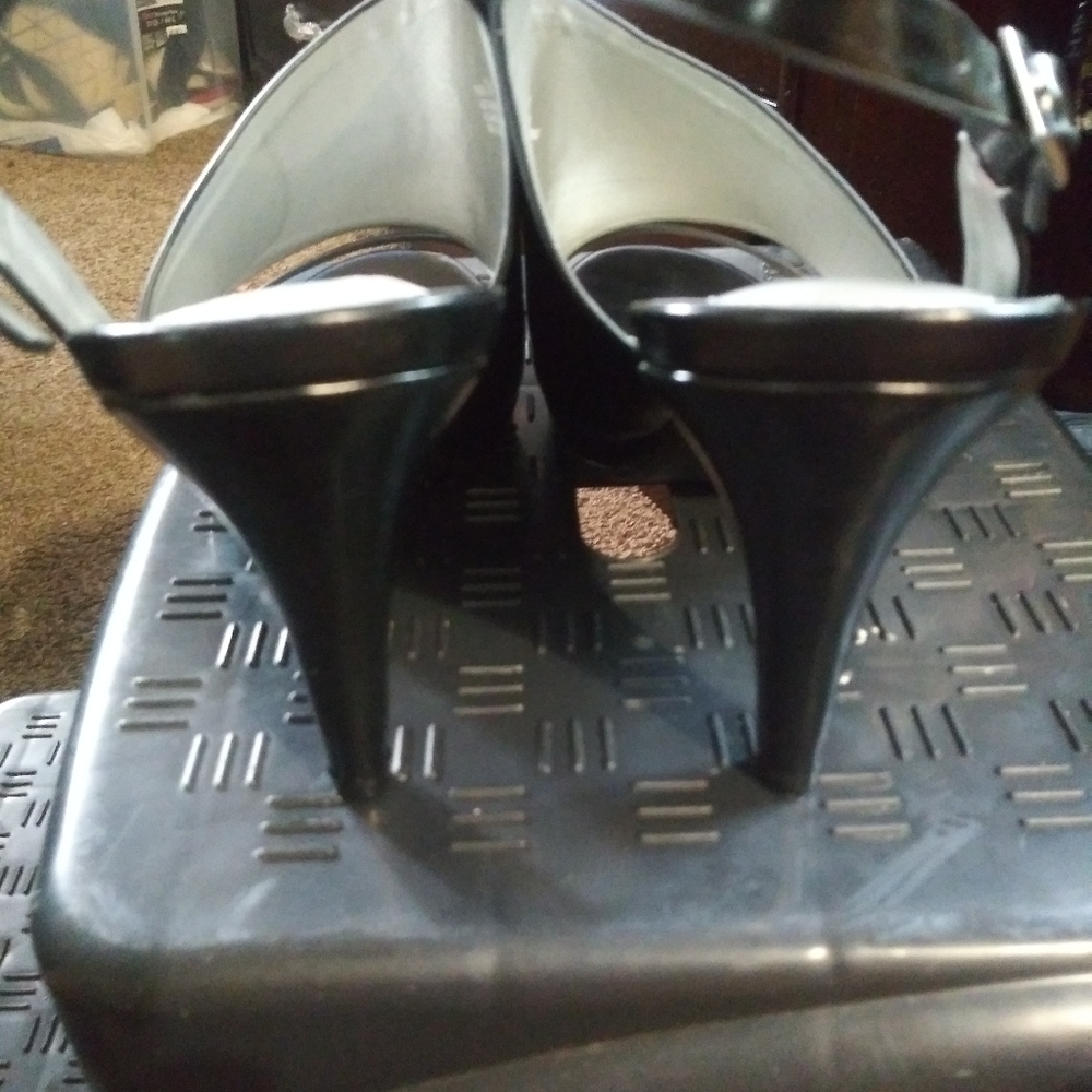 Shoes - Picture 3 of 3